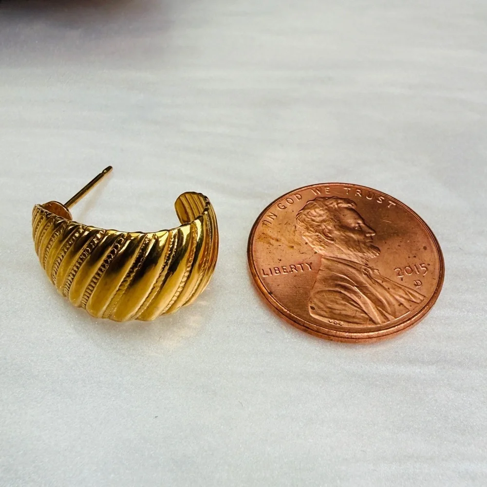 Vintage lightweight goldtone, wide open hoop pierced post earrings
